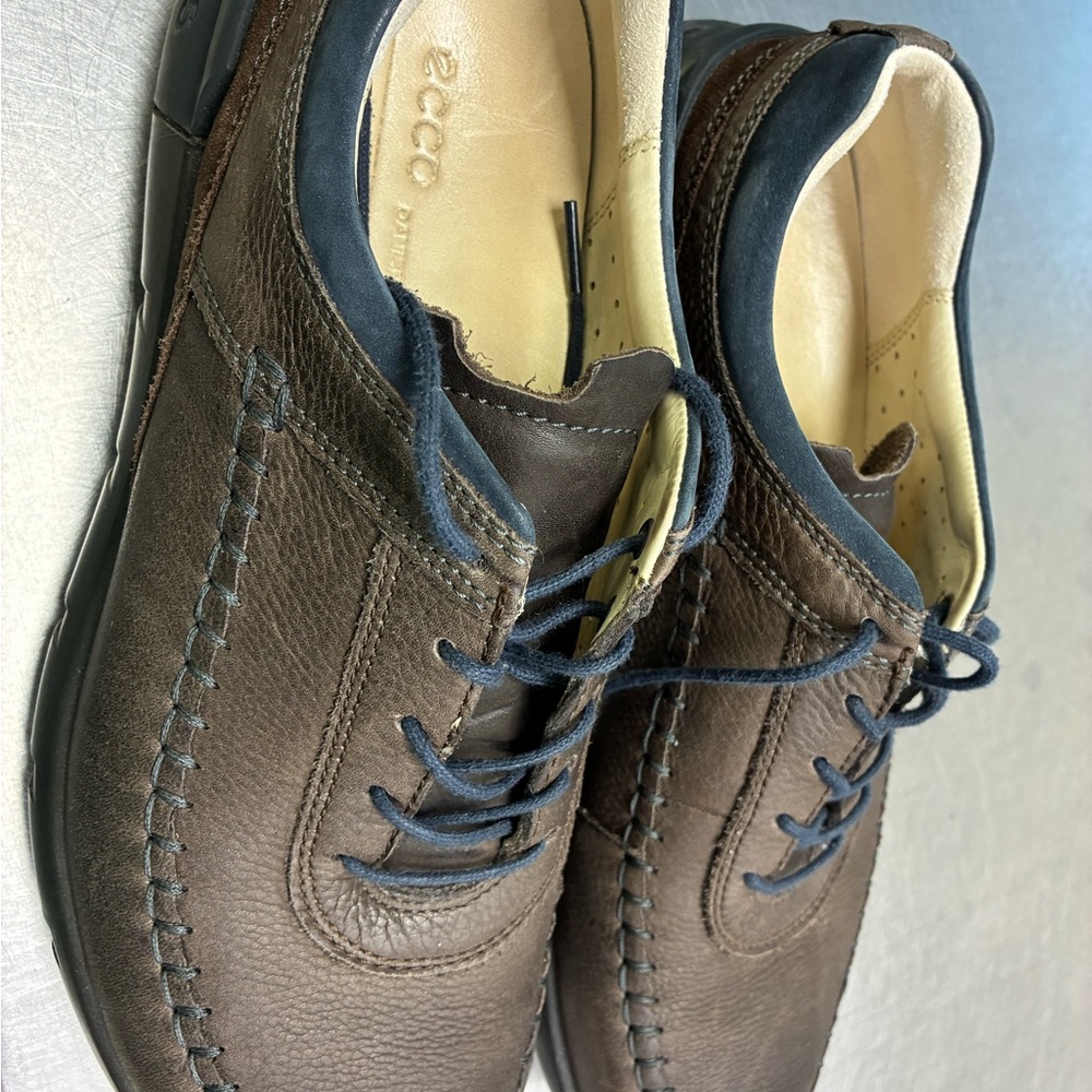 Ecco Brown Oxford Shoes with Moccasin Toe and Comfort Sole